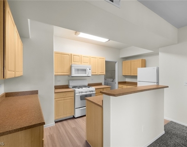 8250 N Grand Canyon Drive - Photo Thumbnail 5