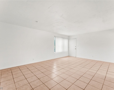3204 N Michael Way - Photo Thumbnail 5