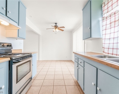 3204 N Michael Way - Photo Thumbnail 11