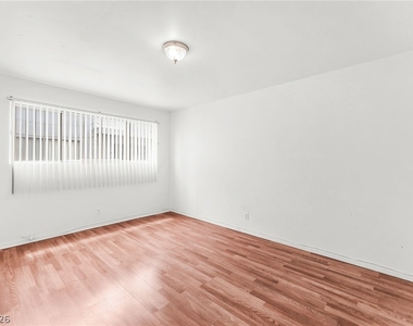3204 N Michael Way - Photo Thumbnail 12