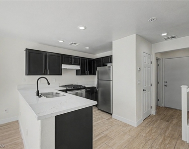 8168 New Leaf Avenue - Photo Thumbnail 8