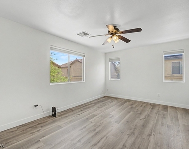 8168 New Leaf Avenue - Photo Thumbnail 12