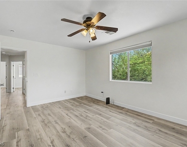 8168 New Leaf Avenue - Photo Thumbnail 14