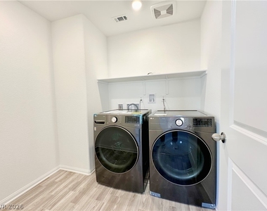 7623 Royal Halo Avenue - Photo Thumbnail 19