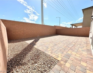 7623 Royal Halo Avenue - Photo Thumbnail 27