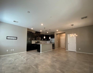 8549 Insignia Avenue - Photo Thumbnail 2