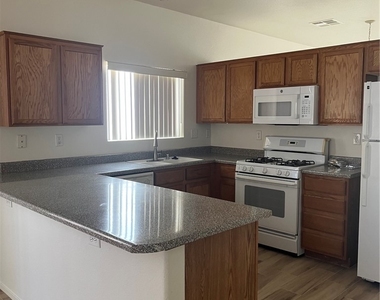 6273 Highland Gardens Drive - Photo Thumbnail 4