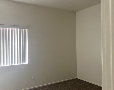6273 Highland Gardens Drive - Photo Thumbnail 13