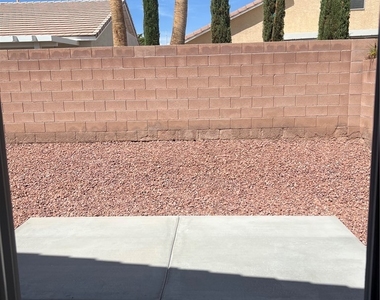 6273 Highland Gardens Drive - Photo Thumbnail 17