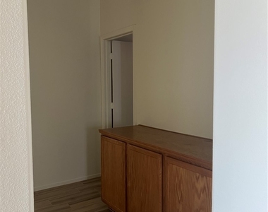 6273 Highland Gardens Drive - Photo Thumbnail 8