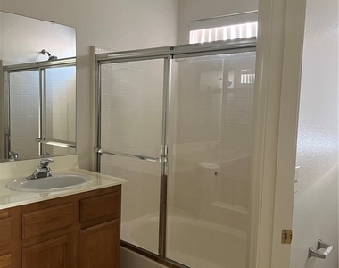 6273 Highland Gardens Drive - Photo Thumbnail 12
