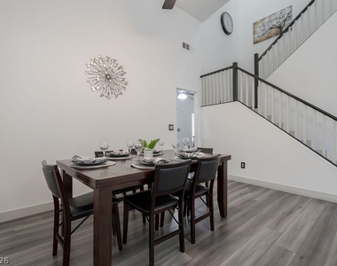 3190 E Eldorado Lane - Photo Thumbnail 6