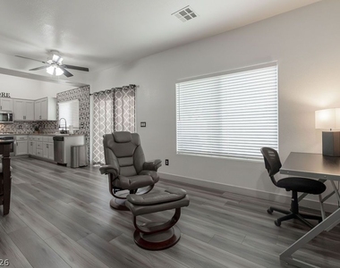 3190 E Eldorado Lane - Photo Thumbnail 19