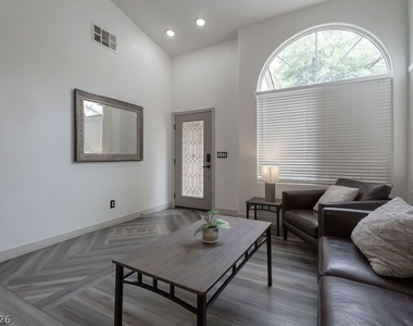 3190 E Eldorado Lane - Photo Thumbnail 4
