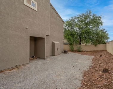 3190 E Eldorado Lane - Photo Thumbnail 46