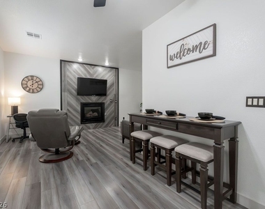 3190 E Eldorado Lane - Photo Thumbnail 13