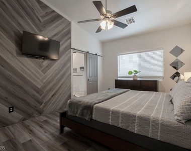 3190 E Eldorado Lane - Photo Thumbnail 26