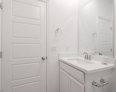 6822 Greensmen Avenue - Photo Thumbnail 5
