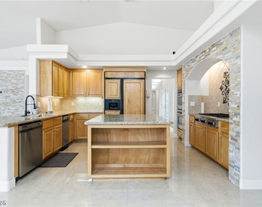 6540 Gossamer Fog Avenue - Photo Thumbnail 18