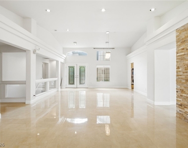 6540 Gossamer Fog Avenue - Photo Thumbnail 10