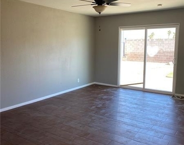 401 Tiger Lily Way - Photo Thumbnail 10