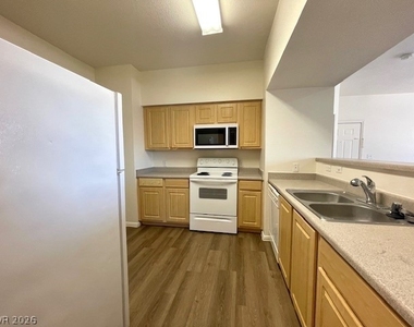 6955 N Durango Drive - Photo Thumbnail 10