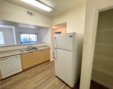 6955 N Durango Drive - Photo Thumbnail 12