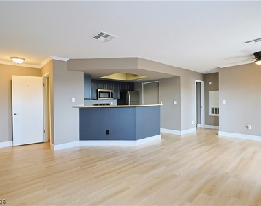 8600 W Charleston Boulevard - Photo Thumbnail 6