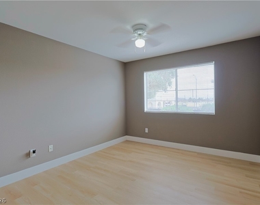 8600 W Charleston Boulevard - Photo Thumbnail 14