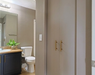 8600 W Charleston Boulevard - Photo Thumbnail 11