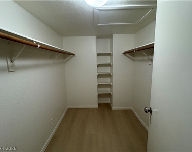 9071 Iron Crow Avenue - Photo Thumbnail 15