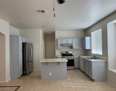 9071 Iron Crow Avenue - Photo Thumbnail 3