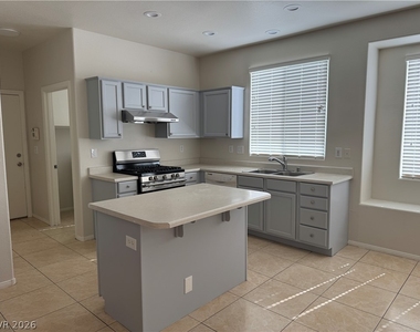 9071 Iron Crow Avenue - Photo Thumbnail 4