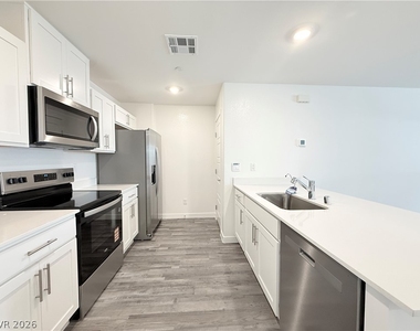 9844 Maple Pass Avenue - Photo Thumbnail 6