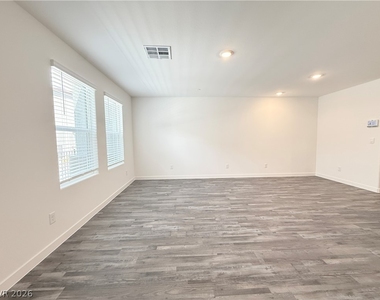 9844 Maple Pass Avenue - Photo Thumbnail 10