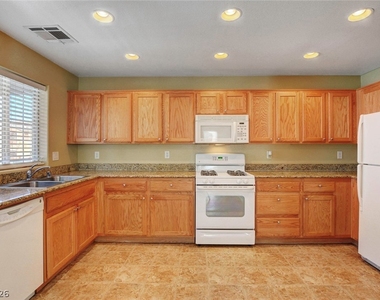 10254 Ladybug Bend Street - Photo Thumbnail 10