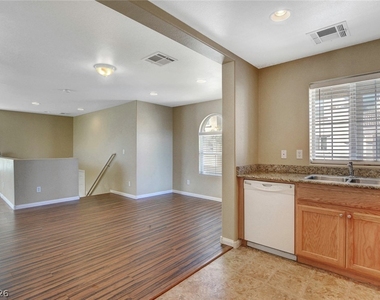 10254 Ladybug Bend Street - Photo Thumbnail 13