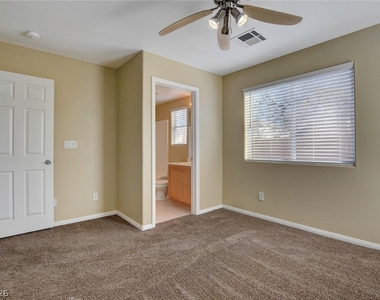 10254 Ladybug Bend Street - Photo Thumbnail 18