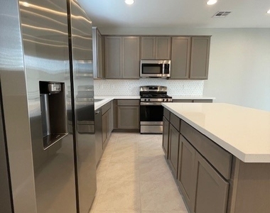 11557 Earth Stone Avenue - Photo Thumbnail 7