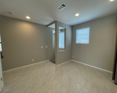 11557 Earth Stone Avenue - Photo Thumbnail 12