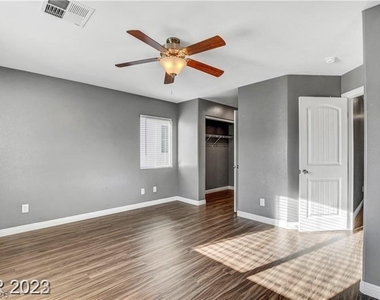 7725 Donner Peak Street - Photo Thumbnail 21