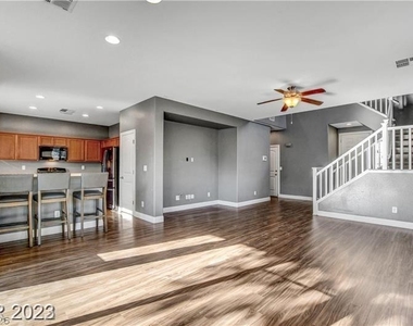 7725 Donner Peak Street - Photo Thumbnail 6
