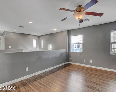 7725 Donner Peak Street - Photo Thumbnail 19
