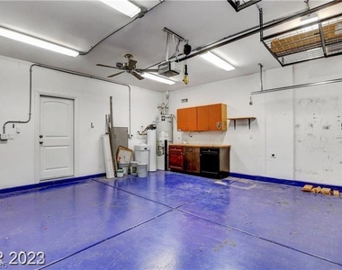 7725 Donner Peak Street - Photo Thumbnail 25