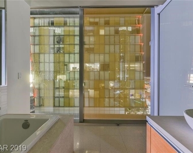 3726 Las Vegas Boulevard - Photo Thumbnail 6