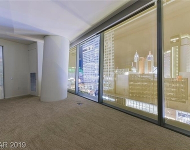 3726 Las Vegas Boulevard - Photo Thumbnail 2