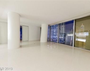 3726 Las Vegas Boulevard - Photo Thumbnail 36
