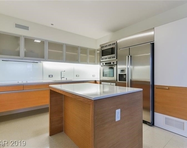 3726 Las Vegas Boulevard - Photo Thumbnail 18