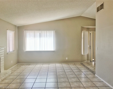 3966 Avocado Drive - Photo Thumbnail 7