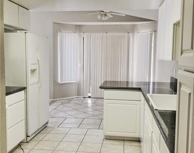 3966 Avocado Drive - Photo Thumbnail 9